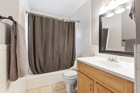 Bath - 3432 Colonial Dr, Modesto, CA 95350 photo 1 of 3