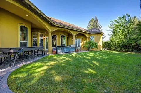 Exterior - 3430 Nadine St, Carmichael, CA 95608 photo 8 of 15