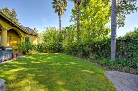 Exterior - 3430 Nadine St, Carmichael, CA 95608 photo 11 of 15