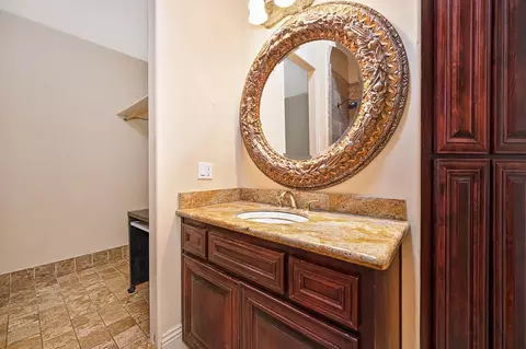 Bath - 3430 Nadine St, Carmichael, CA 95608 photo 9 of 9