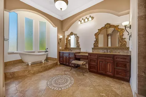 Bath - 3430 Nadine St, Carmichael, CA 95608 photo 1 of 9