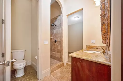 Bath - 3430 Nadine St, Carmichael, CA 95608 photo 8 of 9