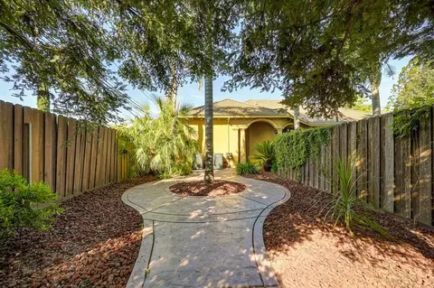 Exterior - 3430 Nadine St, Carmichael, CA 95608 photo 14 of 15