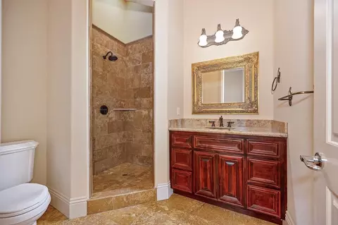 Bath - 3430 Nadine St, Carmichael, CA 95608 photo 5 of 9