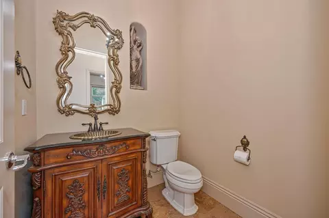 Bath - 3430 Nadine St, Carmichael, CA 95608 photo 7 of 9