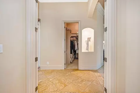Entry Way - 3430 Nadine St, Carmichael, CA 95608 photo 4 of 6
