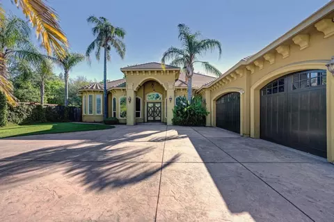 Exterior - 3430 Nadine St, Carmichael, CA 95608 photo 3 of 15
