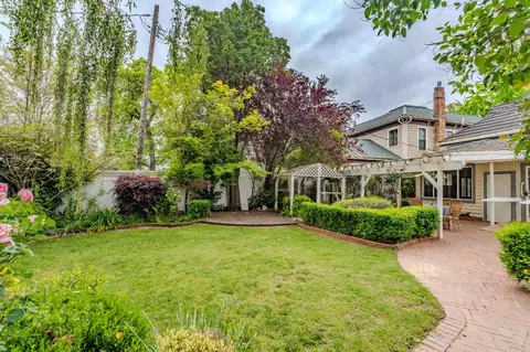 Exterior - 440 Stasal Ave, Jackson, CA 95642 photo 12 of 27