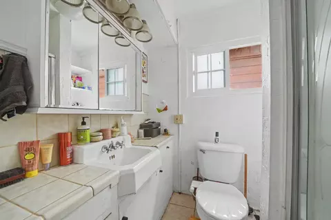 Bath - 440 Stasal Ave, Jackson, CA 95642 photo 4 of 5