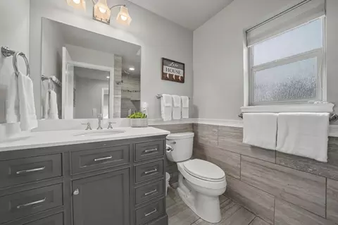 Bath - 450 Lakeview Rd, Copperopolis, CA 95228 photo 6 of 9