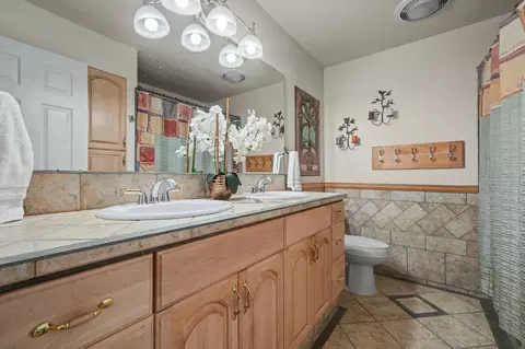 Bath - 450 Lakeview Rd, Copperopolis, CA 95228 photo 9 of 9