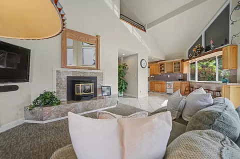 Living - 450 Lakeview Rd, Copperopolis, CA 95228 photo 2 of 4
