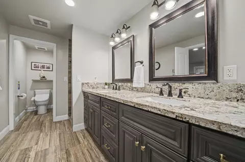 Bath - 450 Lakeview Rd, Copperopolis, CA 95228 photo 4 of 9