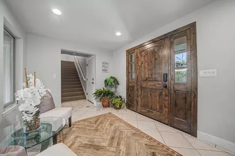 Entry Way - 450 Lakeview Rd, Copperopolis, CA 95228 photo 6 of 12