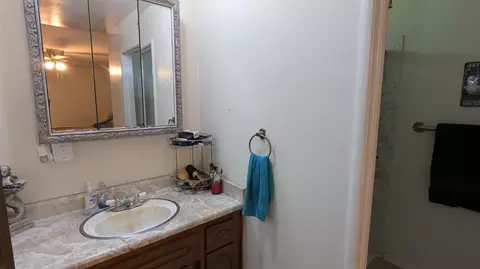 Bath - 6949 Eric Ln, Wheatland, CA 95692 photo 2 of 2