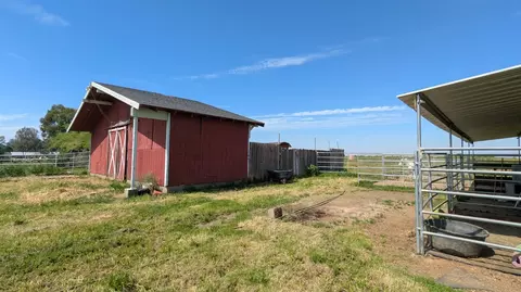 Exterior - 6949 Eric Ln, Wheatland, CA 95692 photo 6 of 11
