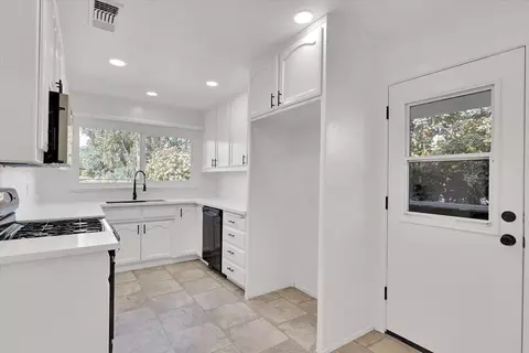 Kitchen - 4128 George Ave, Olivehurst, CA 95961 photo 1 of 7