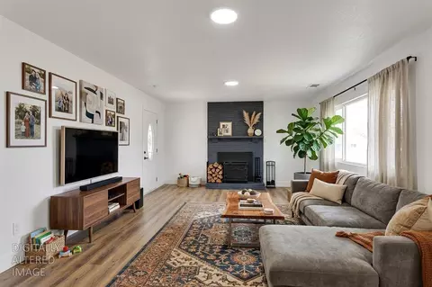 Living - 4128 George Ave, Olivehurst, CA 95961 photo 3 of 5