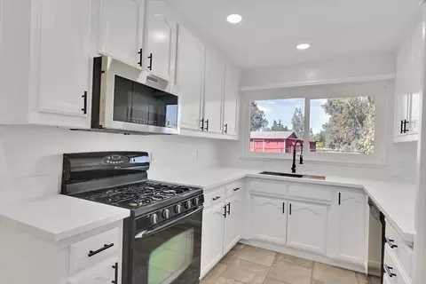 Kitchen - 4128 George Ave, Olivehurst, CA 95961 photo 2 of 7