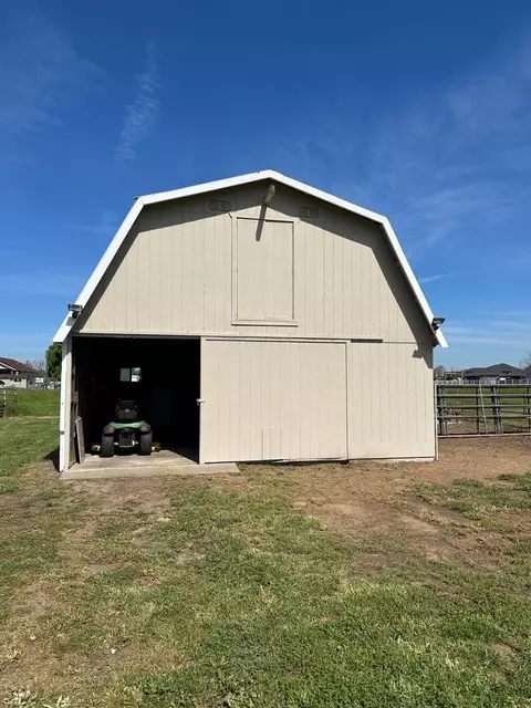 11375 Alta Mesa Rd, Wilton, CA 95693