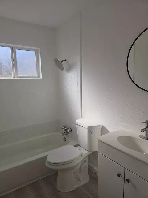 Bath - 4209 Section Ave, Stockton, CA 95215 photo 2 of 2