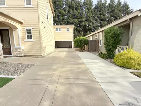 Exterior - 1463 Estrella Way, Turlock, CA 95382 photo 3 of 5