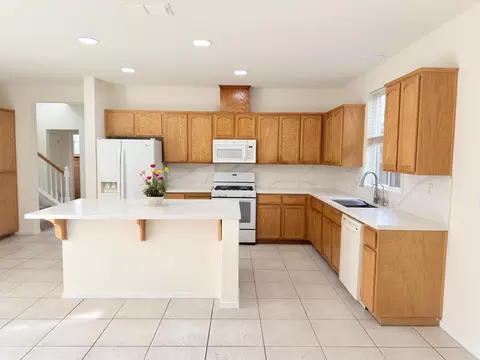 Kitchen - 1463 Estrella Way, Turlock, CA 95382 photo 1 of 4
