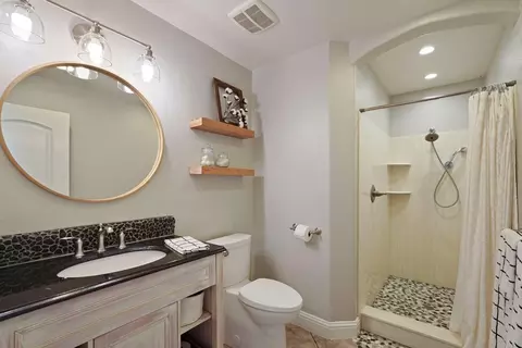 Bath - 20820 E Acampo Rd, Clements, CA 95227 photo 3 of 4
