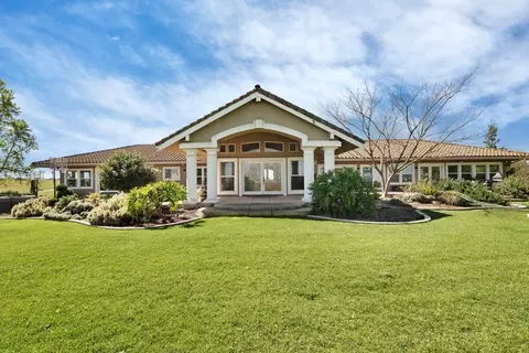 Exterior - 20820 E Acampo Rd, Clements, CA 95227 photo 2 of 3