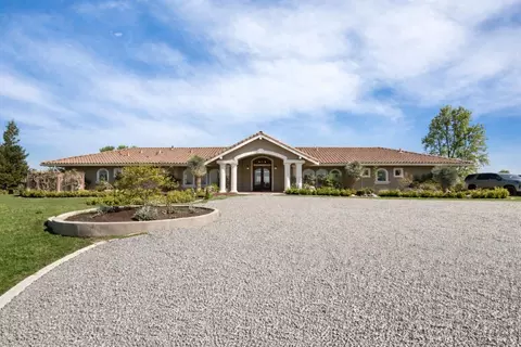 Exterior - 20820 E Acampo Rd, Clements, CA 95227 photo 1 of 3