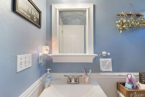 Bath - 1812 1st Ave, Sutter, CA 95982 photo 6 of 7
