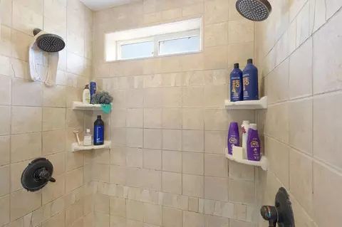 Bath - 1812 1st Ave, Sutter, CA 95982 photo 3 of 7