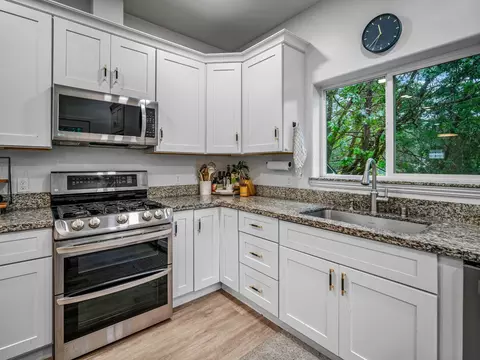 Kitchen - 3214 Gerle Ave, Placerville, CA 95667 photo 5 of 6