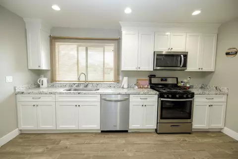 Kitchen - 8712 Yosemite Blvd, Modesto, CA 95357 photo 2 of 3