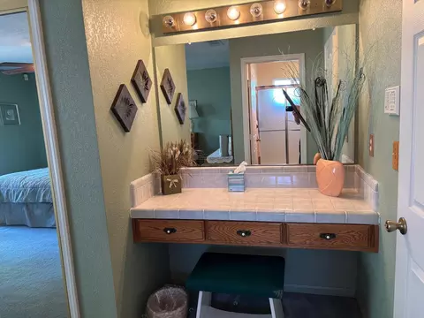 Bath - 1691 Davis St, Ripon, CA 95366 photo 3 of 3