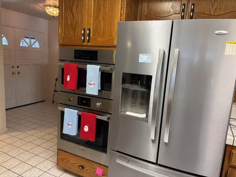 Kitchen - 1691 Davis St, Ripon, CA 95366 photo 4 of 5