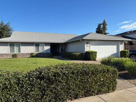 1691 Davis St, Ripon, CA 95366