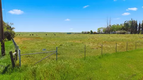 6924 Eric Ln, Wheatland, CA 95692 photo 2