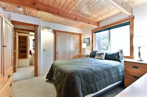 Bedroom - 127 Summit Level Rd, Dorrington, CA 95223 photo 2 of 10