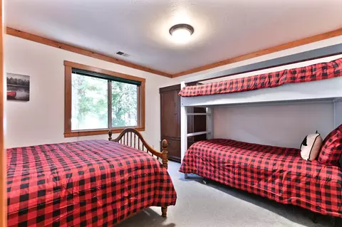 Bedroom - 127 Summit Level Rd, Dorrington, CA 95223 photo 8 of 10