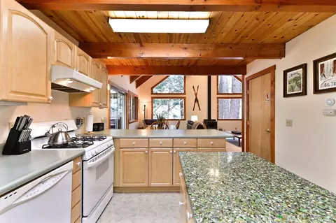 Kitchen - 127 Summit Level Rd, Dorrington, CA 95223 photo 6 of 6