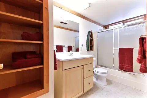 Bath - 127 Summit Level Rd, Dorrington, CA 95223 photo 3 of 5
