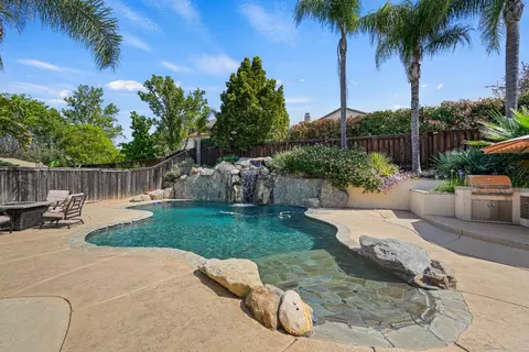 3210 Lori Ct, Roseville, CA 95747