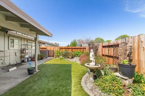 Exterior - 1424 Rose Ave, Modesto, CA 95355 photo 9 of 12