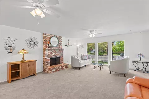 Living - 1424 Rose Ave, Modesto, CA 95355 photo 3 of 5