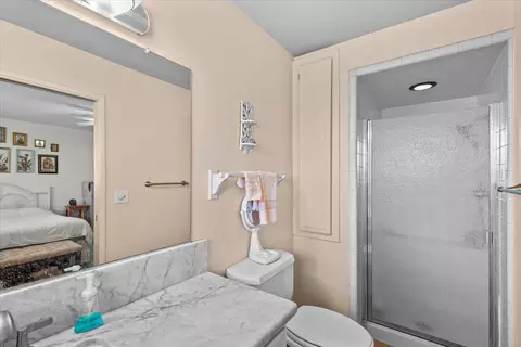Bath - 1424 Rose Ave, Modesto, CA 95355 photo 5 of 5