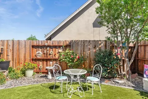 Exterior - 1424 Rose Ave, Modesto, CA 95355 photo 6 of 12