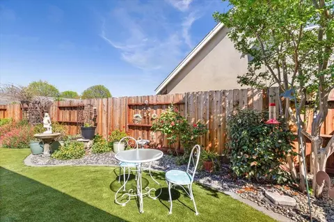 Exterior - 1424 Rose Ave, Modesto, CA 95355 photo 8 of 12
