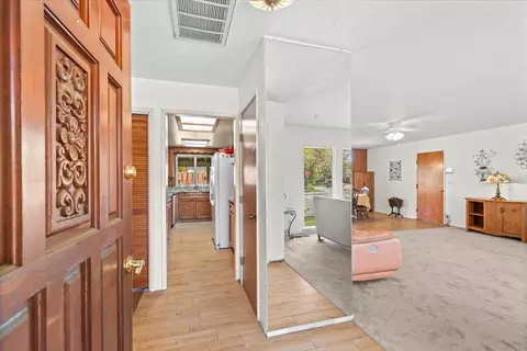Entry Way - 1424 Rose Ave, Modesto, CA 95355 photo 2 of 4