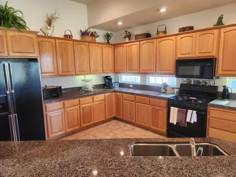 Kitchen - 288 Mitchell Lk, Copperopolis, CA 95228 photo 2 of 2